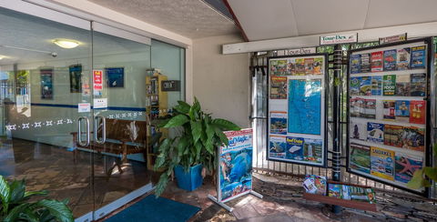 Cairns Holiday Lodge - QLD Tourism 6