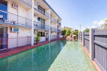 Cairns Holiday Lodge - QLD Tourism 5