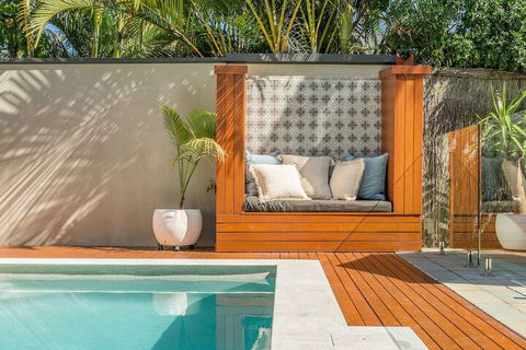 A PERFECT STAY - 3 Little Pigs - QLD Tourism 2