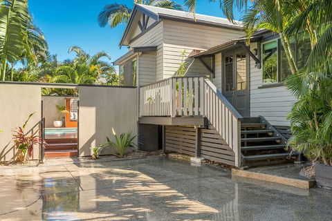 A PERFECT STAY - 3 Little Pigs - QLD Tourism 1