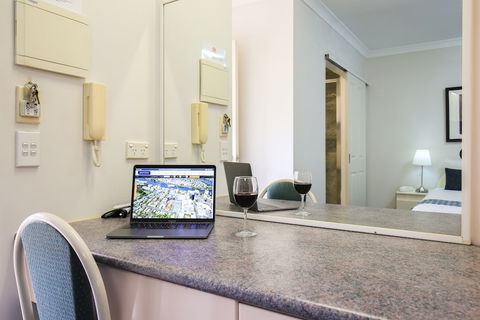 Toowong Central Motel Apartments - QLD Tourism 4