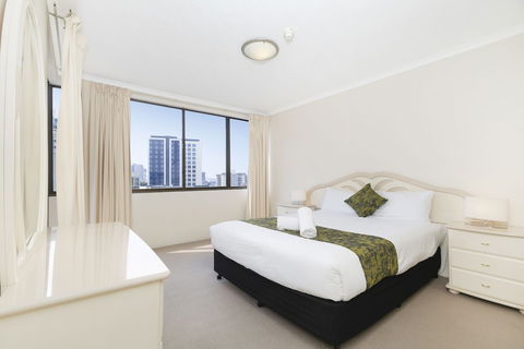The Astor Apartments - QLD Tourism 4
