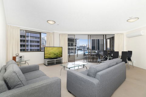 The Astor Apartments - QLD Tourism 3
