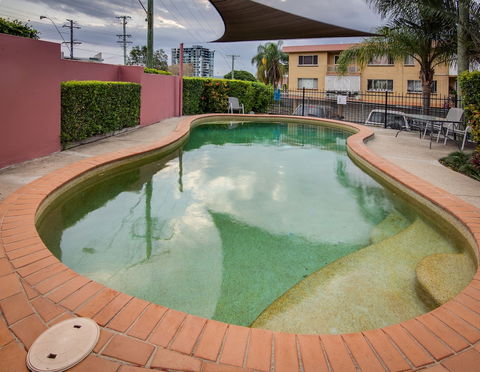 AAA Albion Manor Apartments And Motel - QLD Tourism 5