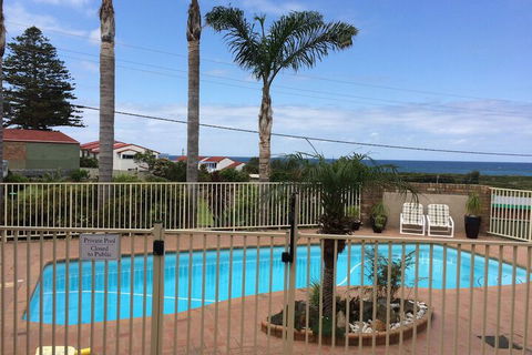 Captain's Quarters - QLD Tourism 1