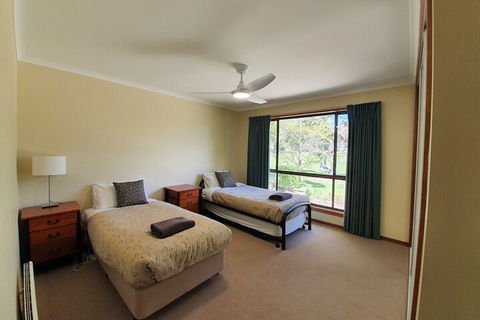 Annies Holiday Units - Queensland Tourism 4