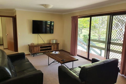 Annies Holiday Units - Queensland Tourism 7