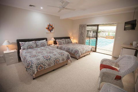 Batemans Bay Manor - QLD Tourism 3