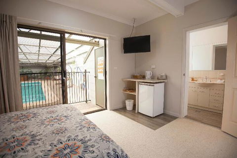 Batemans Bay Manor - QLD Tourism 7