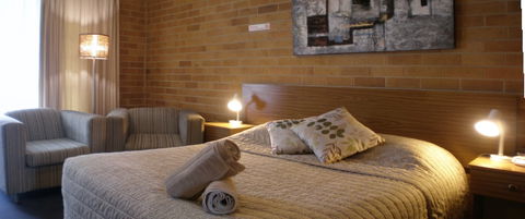 White Lanterns Motel - QLD Tourism 5