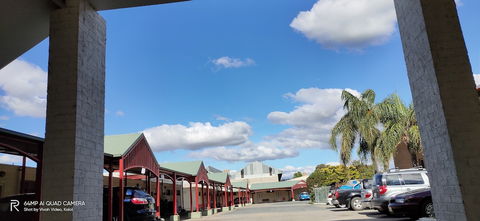 Hume Inn Motel - QLD Tourism 1