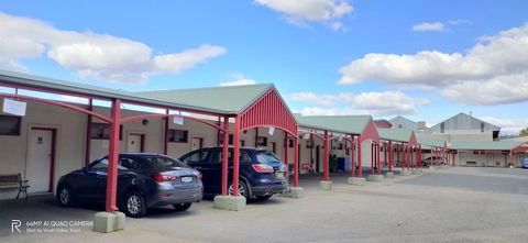 Hume Inn Motel - QLD Tourism 0