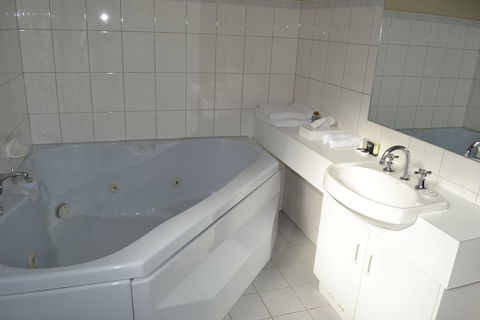 Lightkeepers Inn Motel - QLD Tourism 3