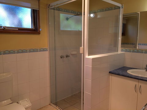 Split Point Cottages - QLD Tourism 3