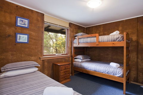 Split Point Cottages - QLD Tourism 2