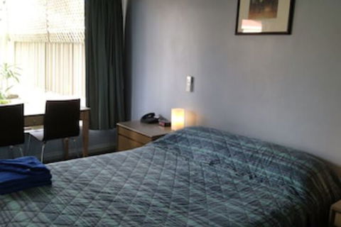 City West Motel - QLD Tourism 0