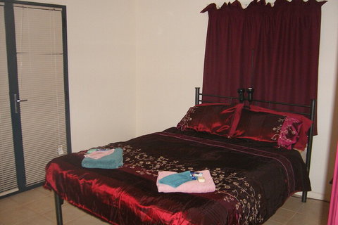 Ningaloo Bed And Breakfast - QLD Tourism 5