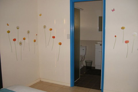 Ningaloo Bed And Breakfast - QLD Tourism 4