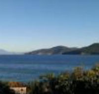 Larus Waterfront Cottage - Queensland Tourism
