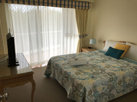 Fairways Golf & Beach Retreat - Queensland Tourism 6