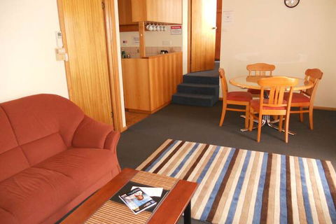 Mountain View Country Inn - Queensland Tourism 3