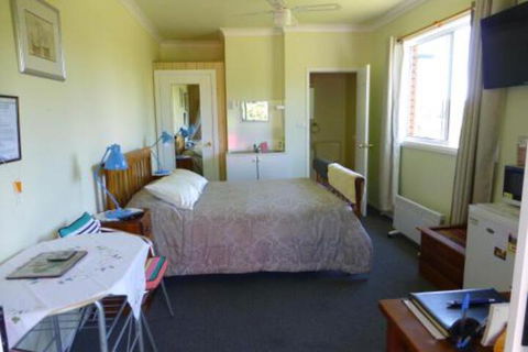 Quamby Pines Chalet - QLD Tourism 4