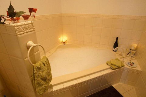 The Vintage Bed & Breakfast - Queensland Tourism 3