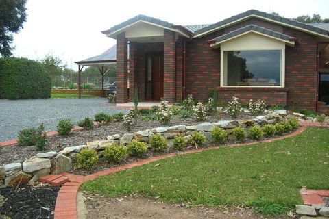 Mt Bold Estate - Queensland Tourism 1