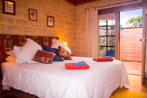 Dees Villa Bed & Breakfast - QLD Tourism 2