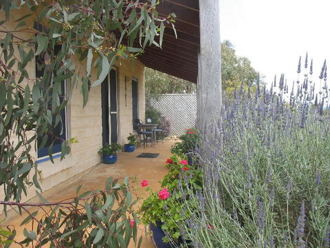 Dees Villa Bed & Breakfast - QLD Tourism 1