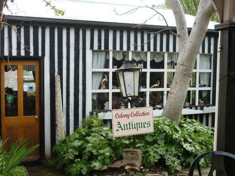 Old Colony Inn - QLD Tourism 1