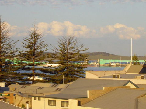 Port Lincoln Holiday Apartments - Queensland Tourism 3