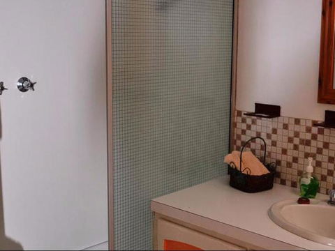 Waverley Cottages - QLD Tourism 6