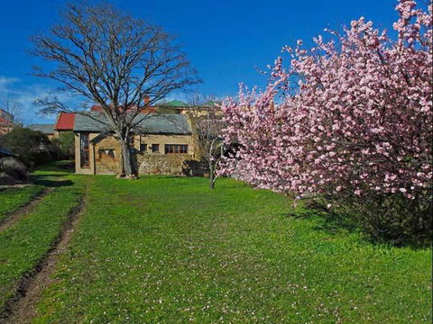 Waverley Cottages - QLD Tourism 4