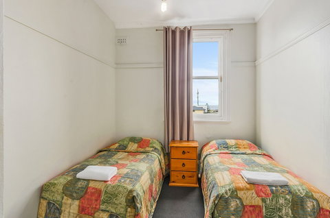 Grand Hotel Kiama - QLD Tourism 4