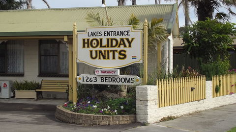 Lakes Entrance Holiday Units - Queensland Tourism 3