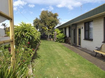 Lakes Entrance Holiday Units - Queensland Tourism 1