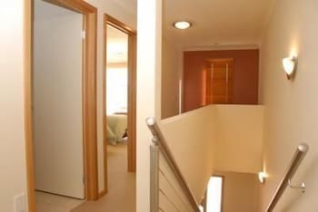 The Lakes Apartments - QLD Tourism 0