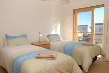 The Lakes Apartments - QLD Tourism 6