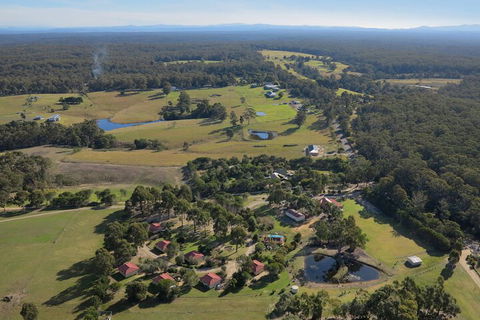 Lakes Entrance Country Cottages - Queensland Tourism 2