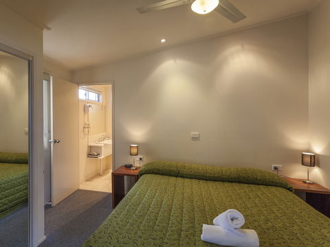 NRMA Eastern Beach Holiday Park - Queensland Tourism 2