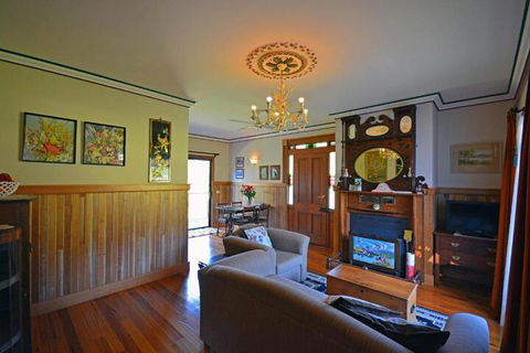 Araluen Park Cottages - Queensland Tourism 4