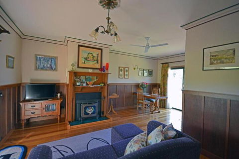 Araluen Park Cottages - Queensland Tourism 7