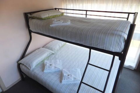 Paradise Holiday Apartments - Queensland Tourism 4