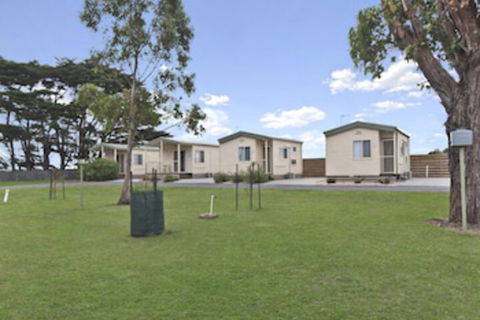 Gum Tree Caravan Park - QLD Tourism 1