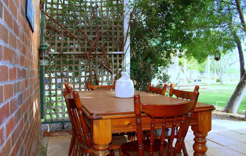 Old School House B & B Mudgee - QLD Tourism 0