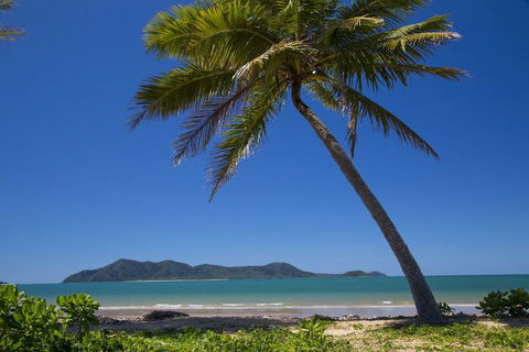 Apollo Jewel Beachfront Apartments - Queensland Tourism 1