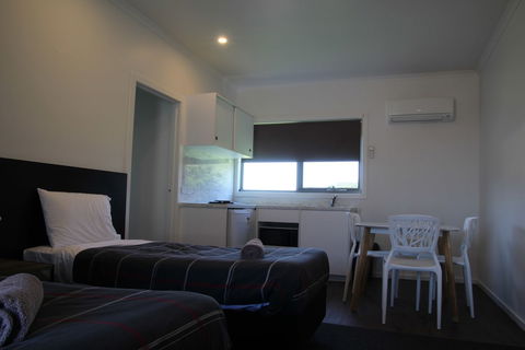 Southern Ocean Motor Inn - QLD Tourism 5