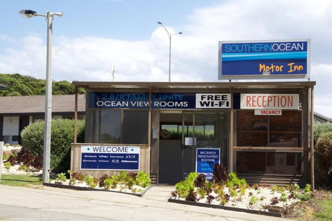 Southern Ocean Motor Inn - QLD Tourism 3
