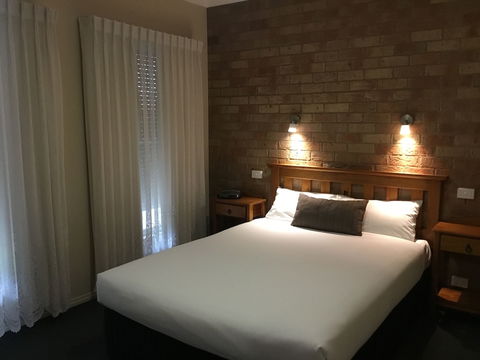 Bridges On Meninya Motel & Apartments - QLD Tourism 3